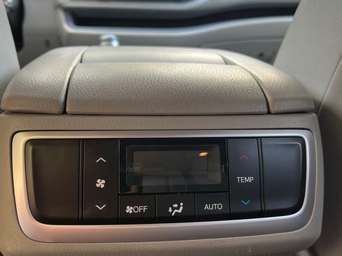 Used 2017 Toyota Highlander Plus image 15