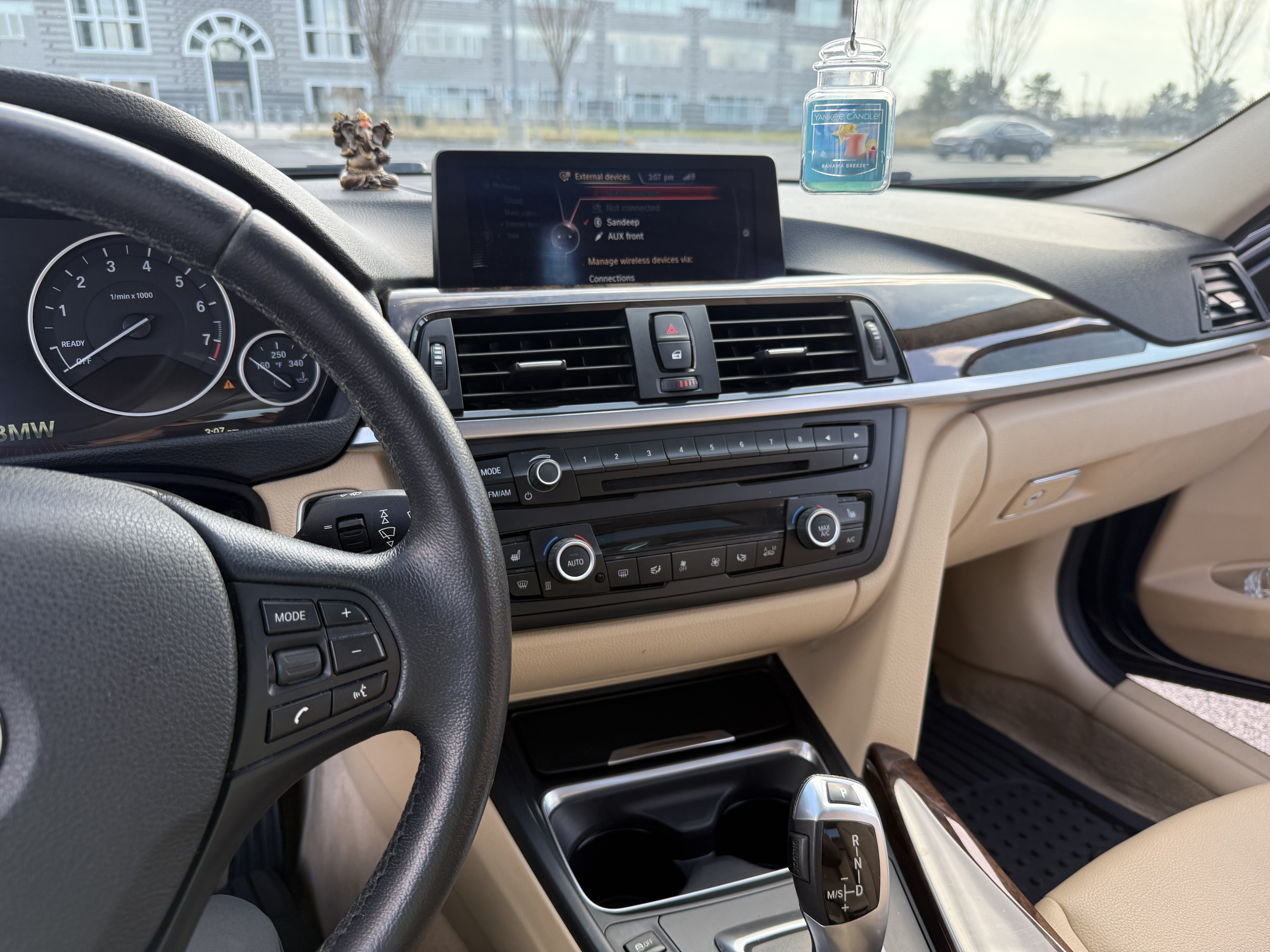 Used 2015 BMW 320i Sedan RWD image 13