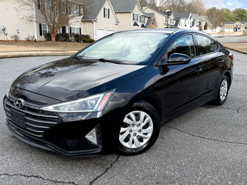 Used 2019 Hyundai Elantra SEL image 1