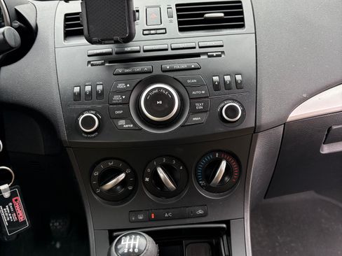 Used 2012 MAZDA MAZDA3 i Touring image 2