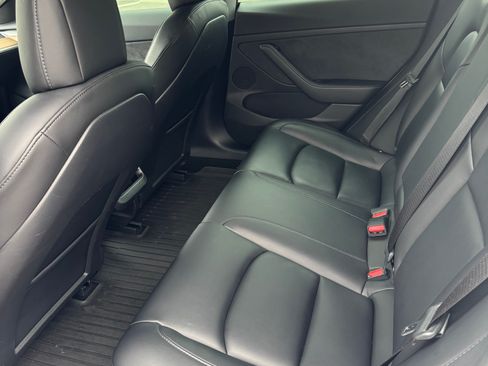 Used 2021 Tesla Model 3 Standard Range Plus image 13