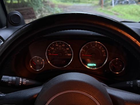 Used 2012 Jeep Wrangler Unlimited Sahara w/ Dual Top Group AWD/4WD image 8