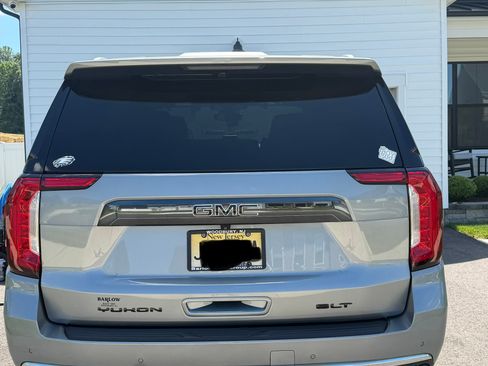 Used 2024 GMC Yukon SLT w/ SLT Luxury Package AWD/4WD image 8