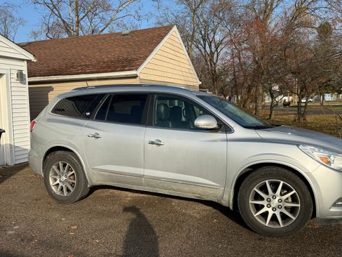 Used 2017 Buick Enclave Leather image 4