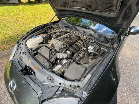 Used 2019 MAZDA MX-5 Miata Grand Touring w/ GT-S Package RWD image 4