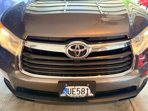 Used 2015 Toyota Highlander XLE FWD image 1