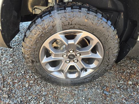 Used 2022 Ford Maverick XLT w/ XLT Luxury Package image 4