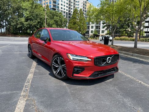 Used 2021 Volvo S60 T6 R-Design AWD/4WD image 2