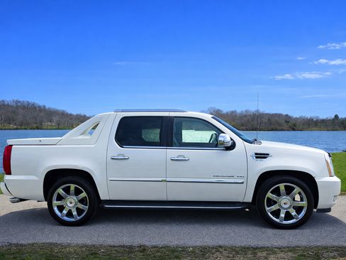 Used 2012 Cadillac Escalade EXT Luxury image 9
