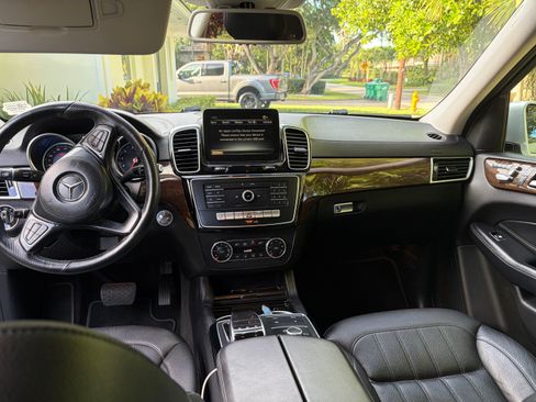 Used 2017 Mercedes-Benz GLS 450 4MATIC image 8