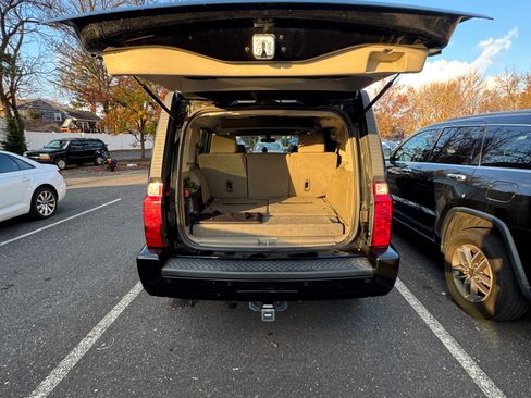 Used 2008 Jeep Commander Sport image 12