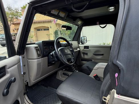 Used 2004 Jeep Wrangler SE AWD/4WD image 8