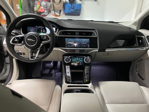 Used 2022 Jaguar I-PACE HSE image 17