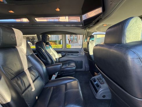 Used 2015 Chevrolet Express 2500 Extended image 10