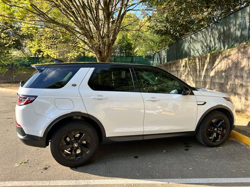 Used 2023 Land Rover Discovery Sport S image 1