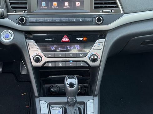 Used 2017 Hyundai Elantra Limited image 16