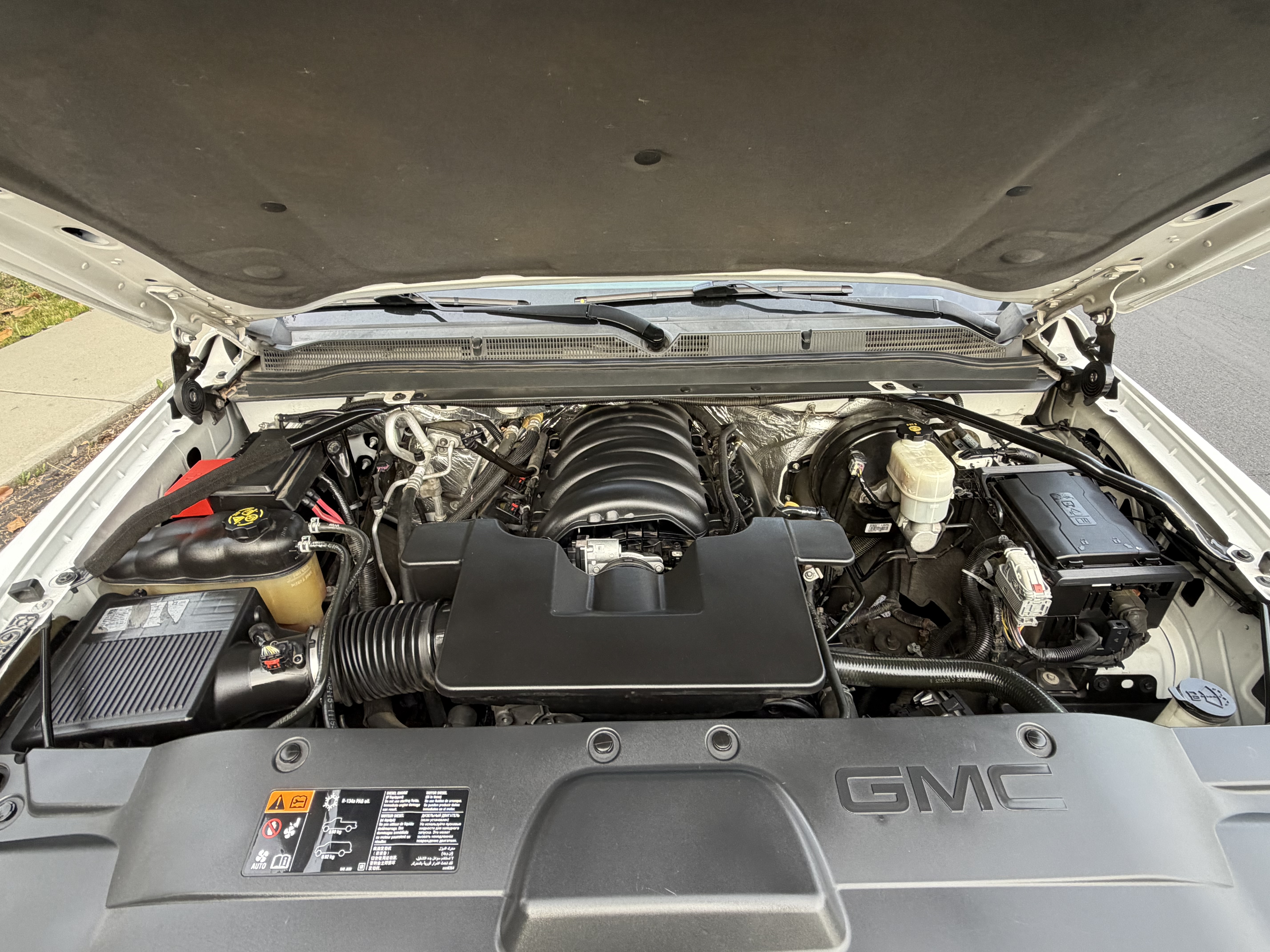 Used 2016 GMC Yukon SLE RWD image 9