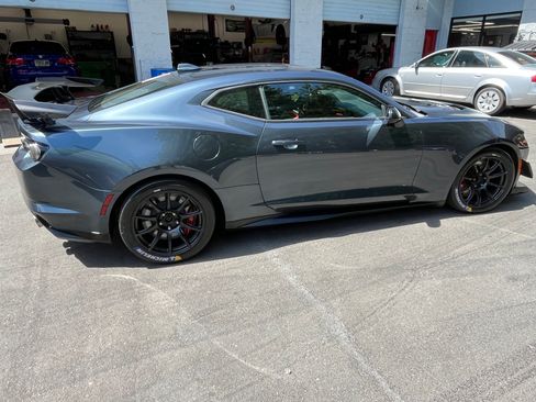 Used 2021 Chevrolet Camaro ZL1 RWD image 6