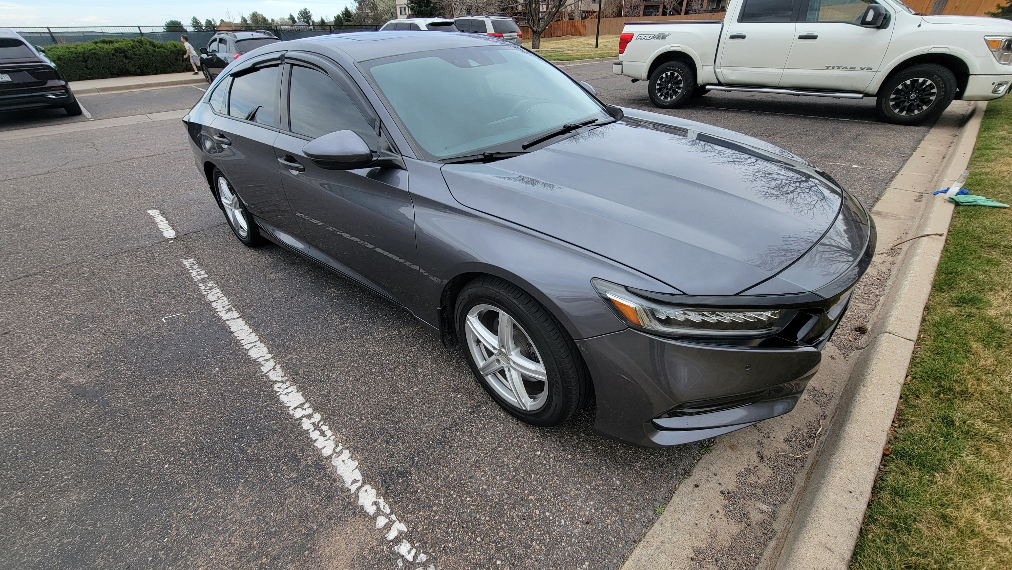 Used 2018 Honda Accord Touring image 1