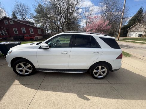 Used 2017 Mercedes-Benz GLE 400 4MATIC image 4