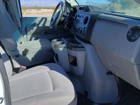 Used 2014 Ford E-250 and Econoline 250 image 5