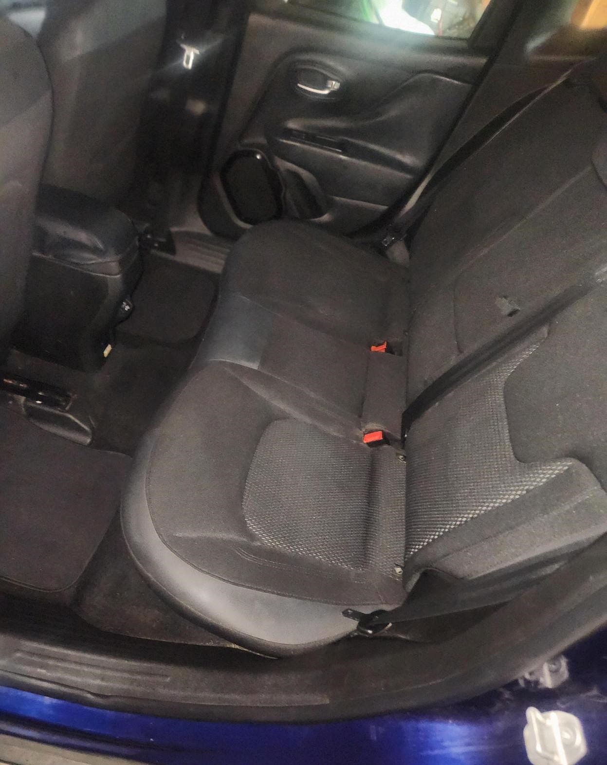 Used 2018 Jeep Renegade Altitude w/ Popular Equipment Group FWD image 13