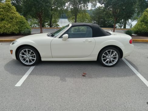 Used 2009 MAZDA MX-5 Miata Grand Touring image 6