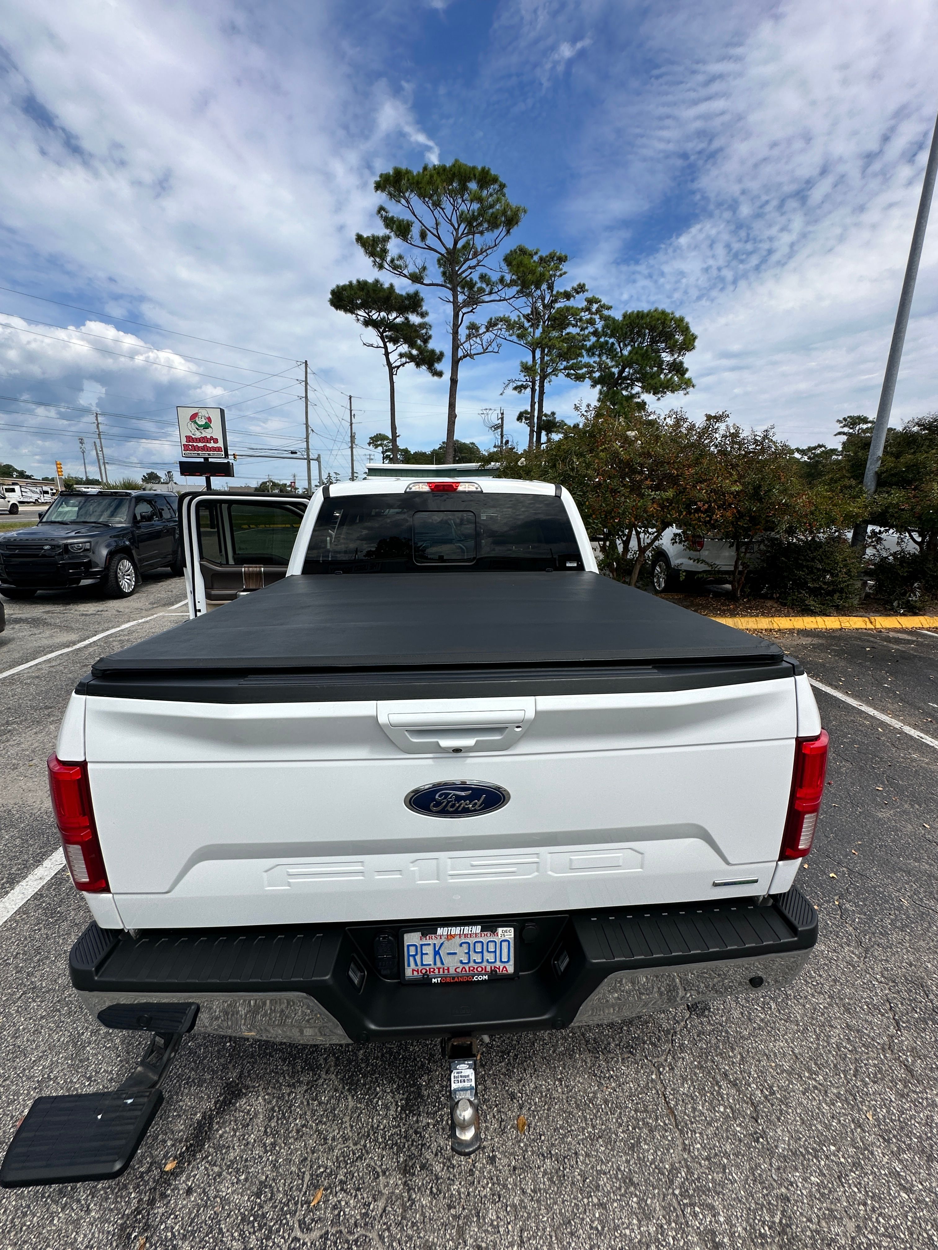 Used 2020 Ford F150 Lariat w/ Equipment Group 501A Mid image 6