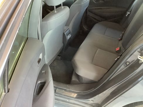 Used 2023 Toyota Corolla LE image 5