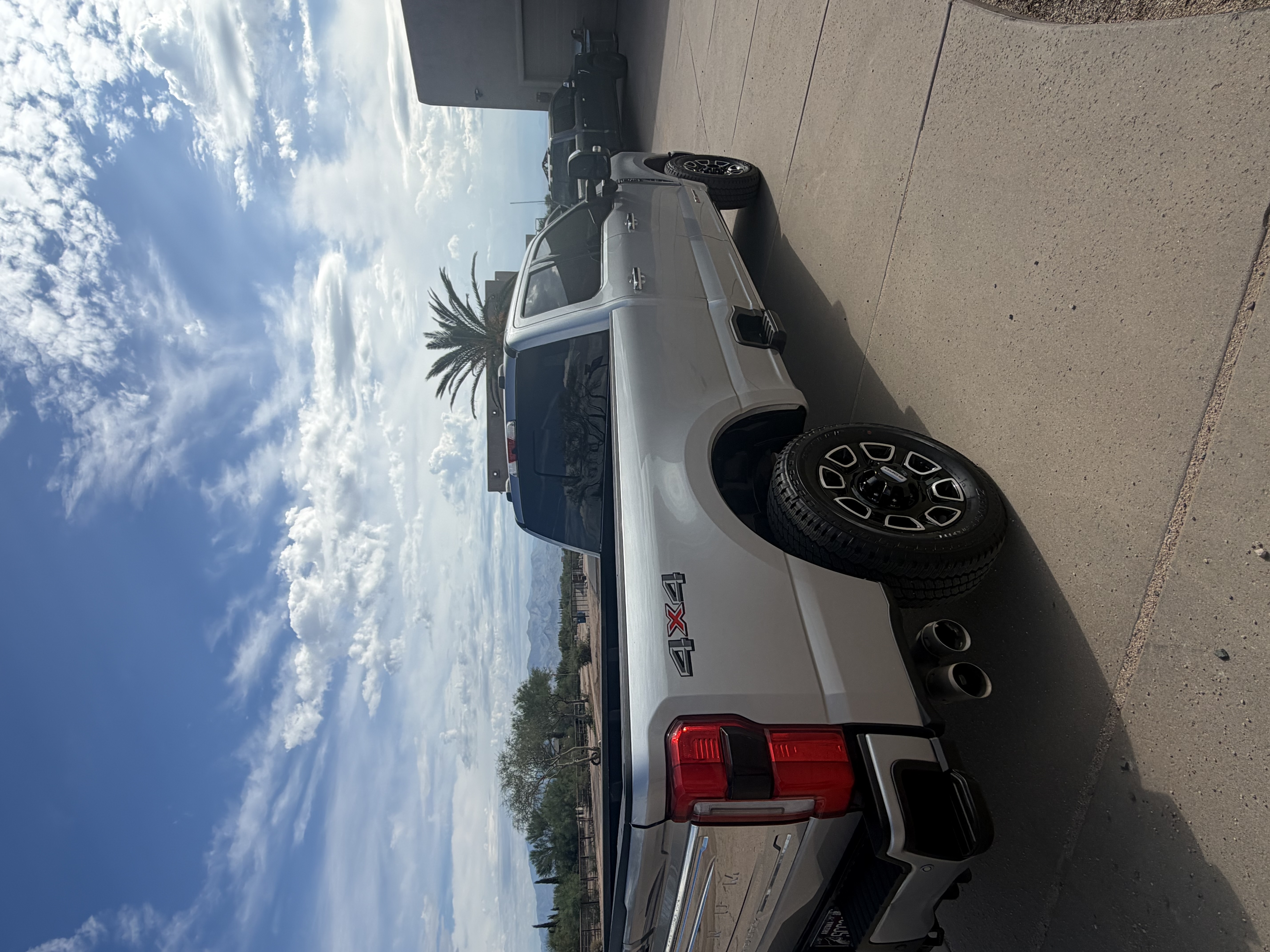Used 2023 Ford F250 Platinum AWD/4WD image 5