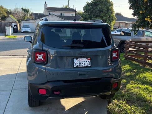 Used 2018 Jeep Renegade Trailhawk w/ Cold Weather Group II image 4