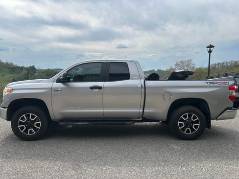Used 2015 Toyota Tundra SR5 image 1