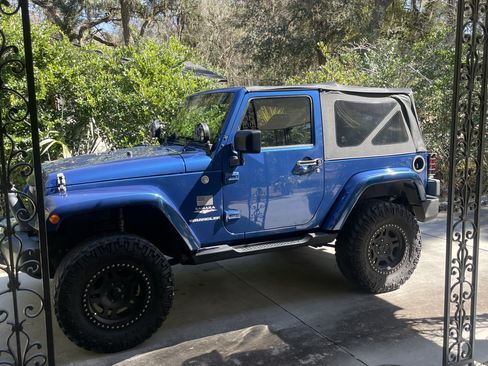 Used 2010 Jeep Wrangler Sahara image 1