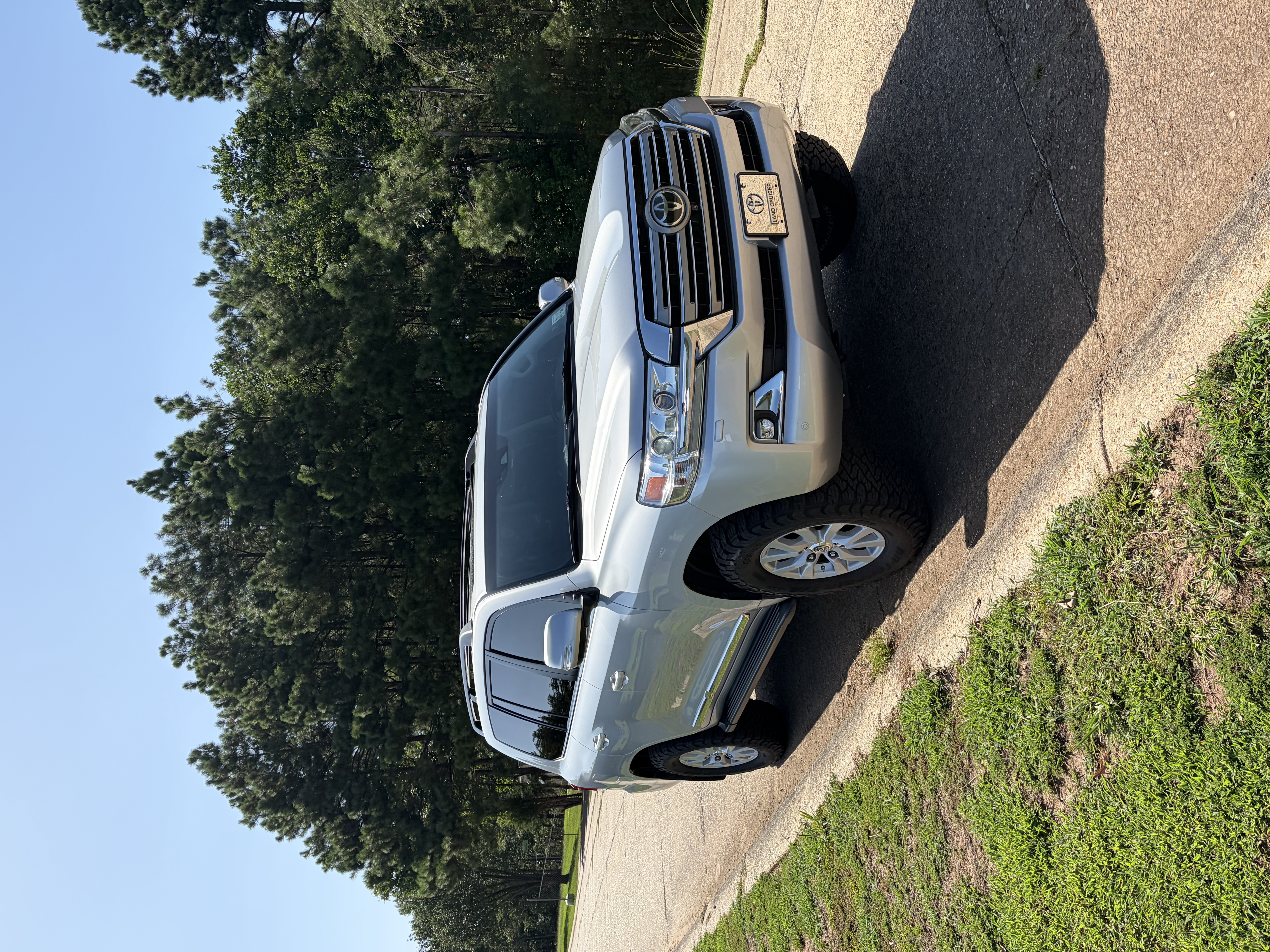 Used 2016 Toyota Land Cruiser AWD/4WD image 6