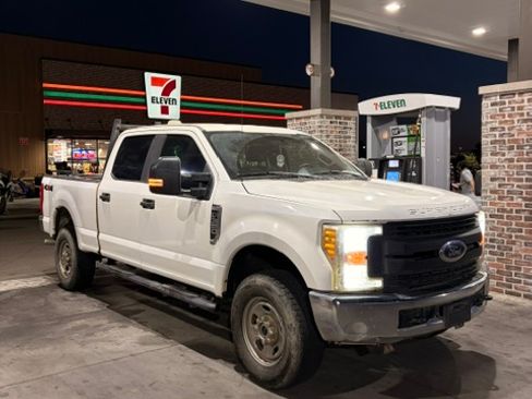 Used 2017 Ford F350 XL AWD/4WD image 2