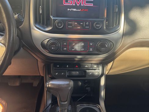 Used 2016 GMC Canyon SLT w/ Driver Alert Package image 5