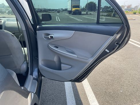 Used 2013 Toyota Corolla LE w/ Premium Complete Pkg image 15