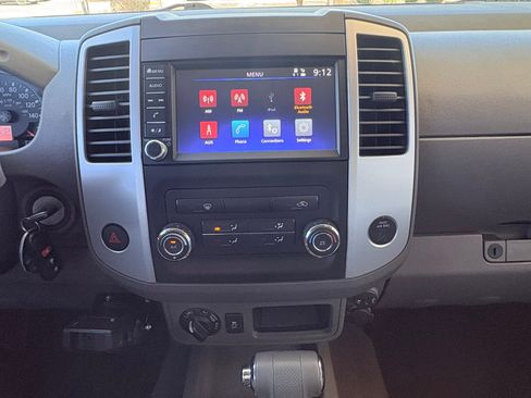 Used 2019 Nissan Frontier SV image 10