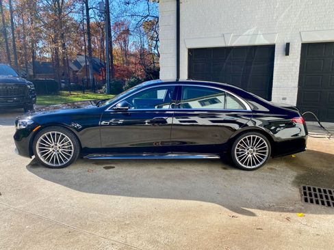 Used 2022 Mercedes-Benz S 580 4MATIC Sedan image 1