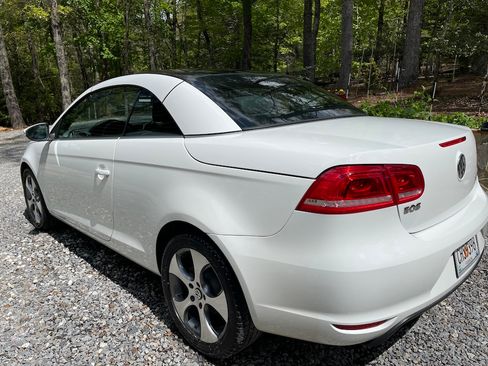 Used 2015 Volkswagen Eos Final Edition image 15