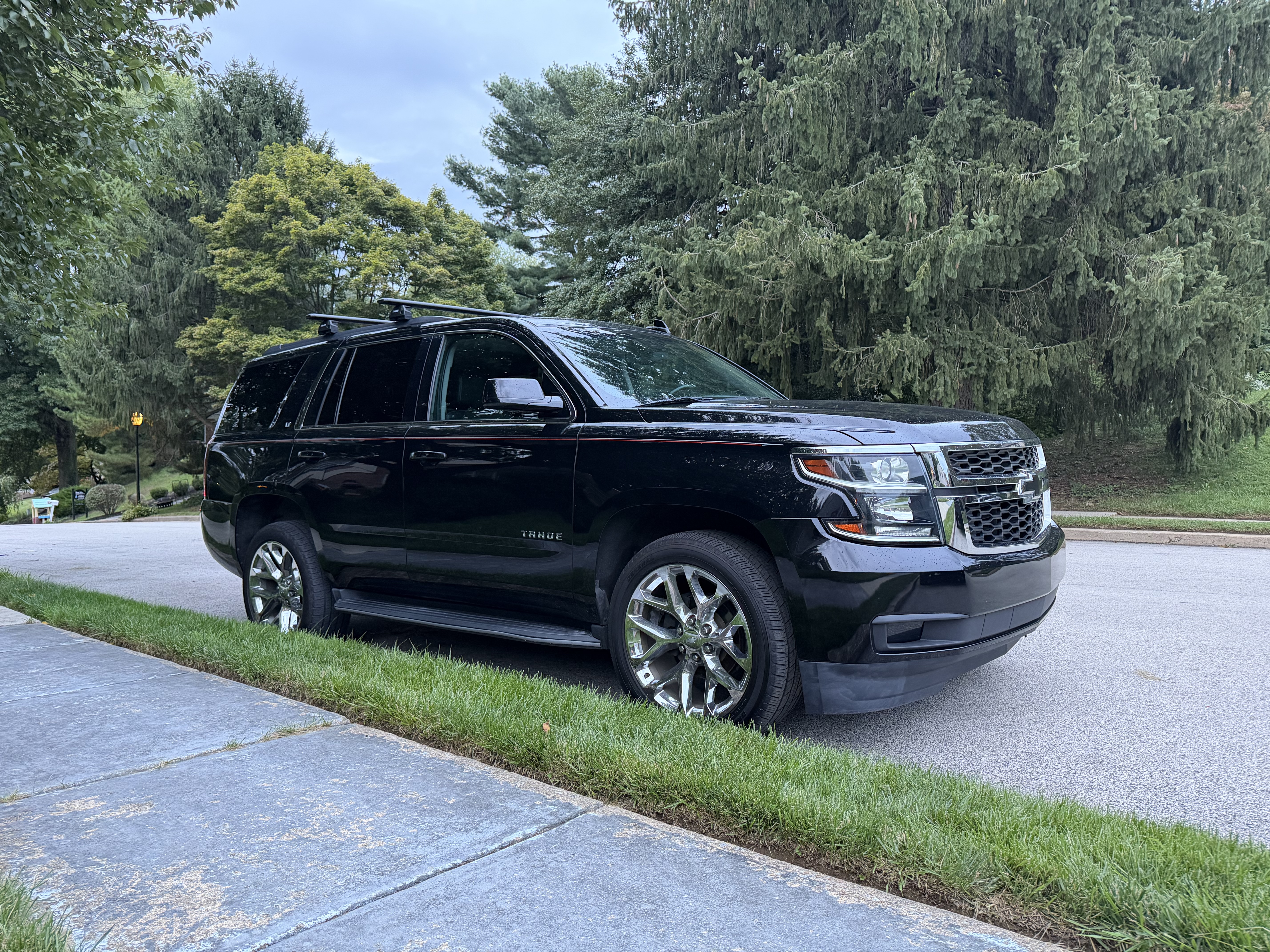 Used 2019 Chevrolet Tahoe LT AWD/4WD image 2