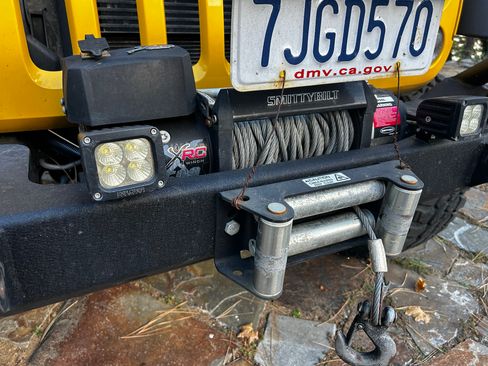 Used 2015 Jeep Wrangler Unlimited Rubicon w/ Connectivity Group image 6