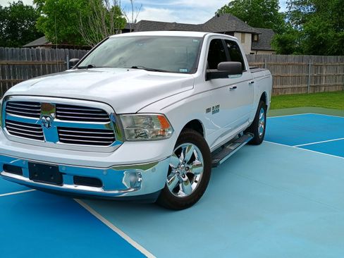 Used 2014 RAM 1500 Lone Star RWD image 2