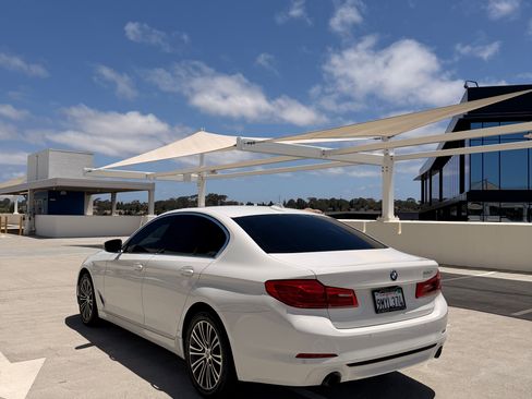 Used 2020 BMW 530i w/ Convenience Package RWD image 5
