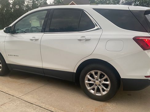 Used 2019 Chevrolet Equinox LT FWD image 4