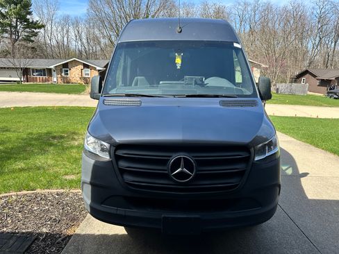Used 2021 Mercedes-Benz Sprinter 2500 image 16