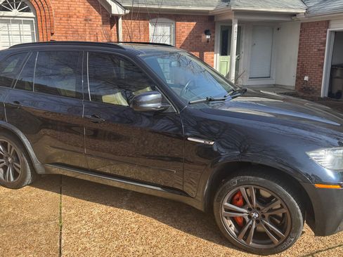 Used 2011 BMW X5 M image 2