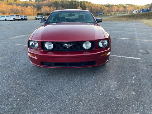 Used 2005 Ford Mustang GT Premium image 4
