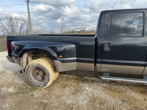Used 2005 Ford F350 Lariat AWD/4WD image 6