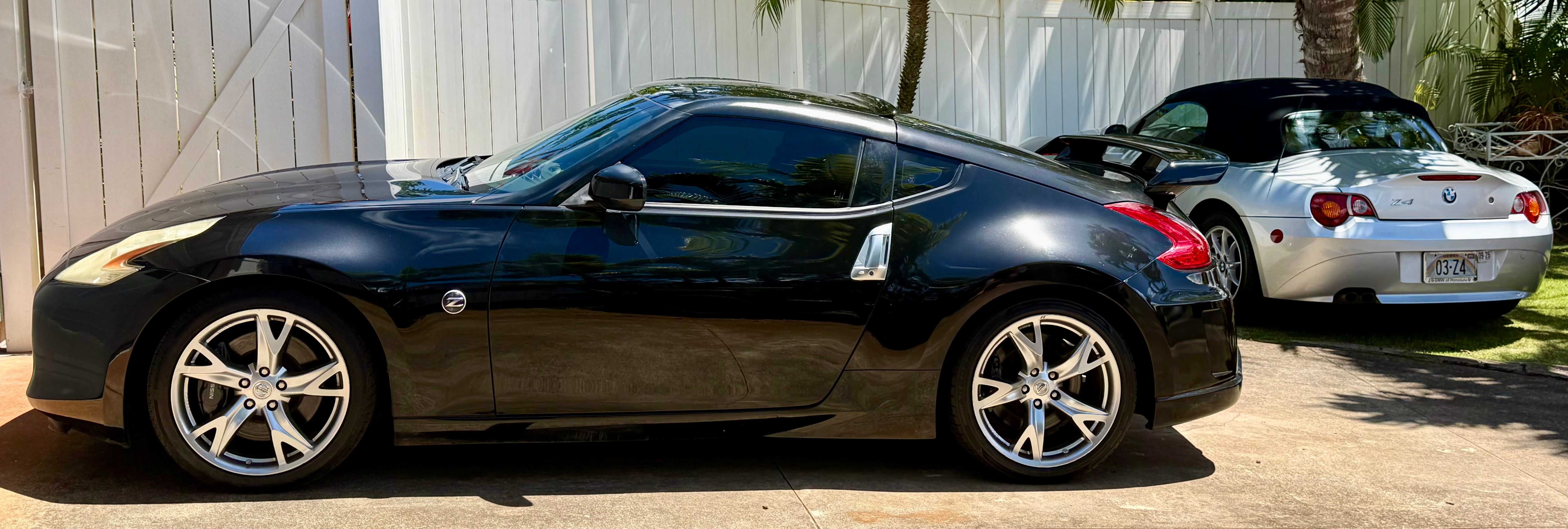 Used 2012 Nissan 370Z Coupe w/ Sport Pkg RWD image 2